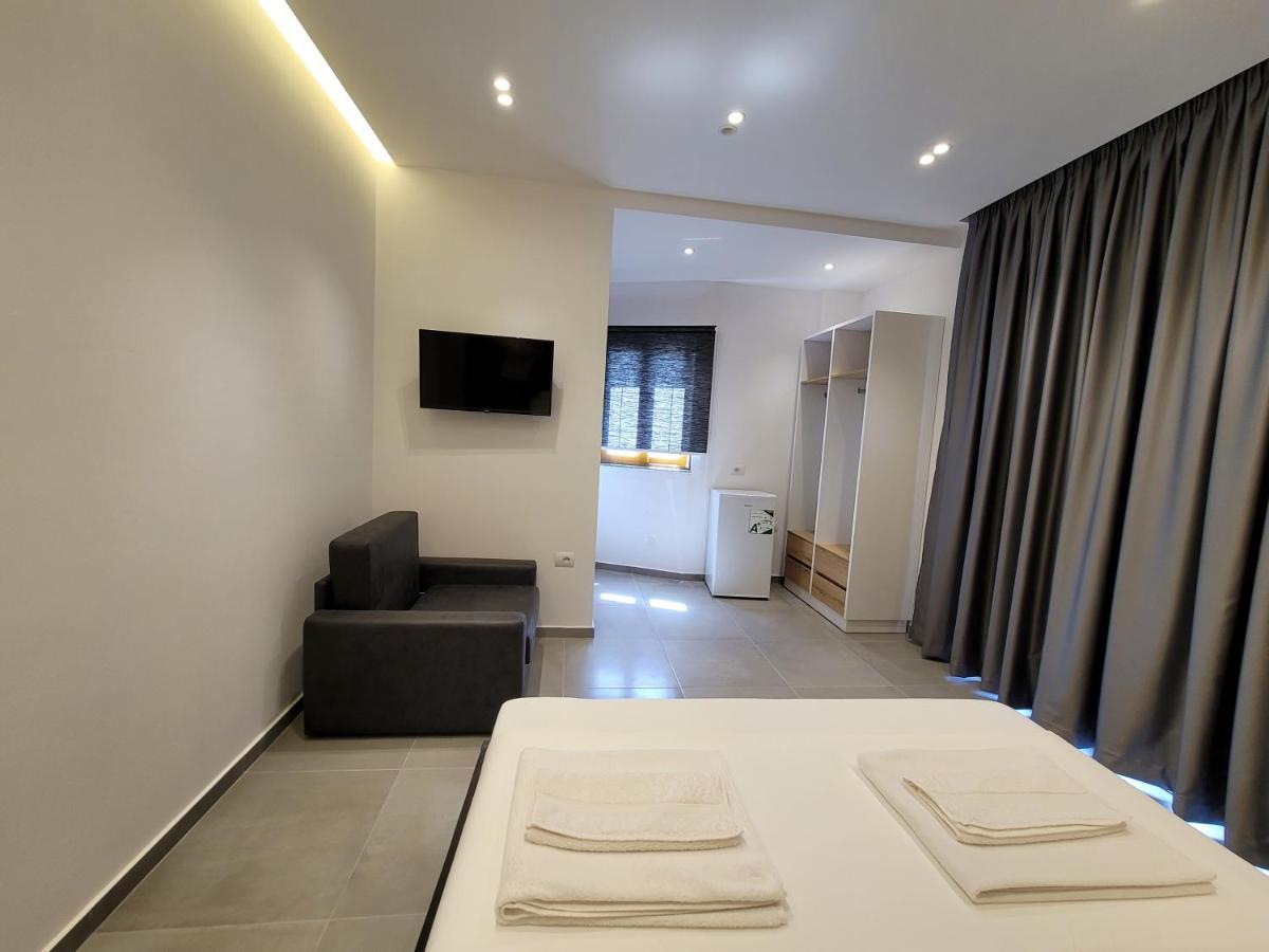 Anxhelo Apartamento *