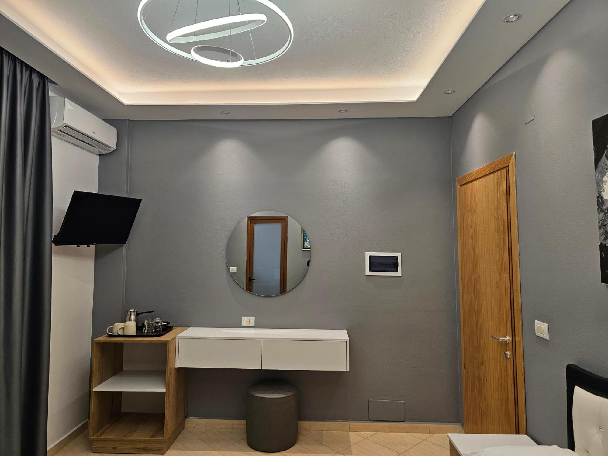 Anxhelo Apartamento *