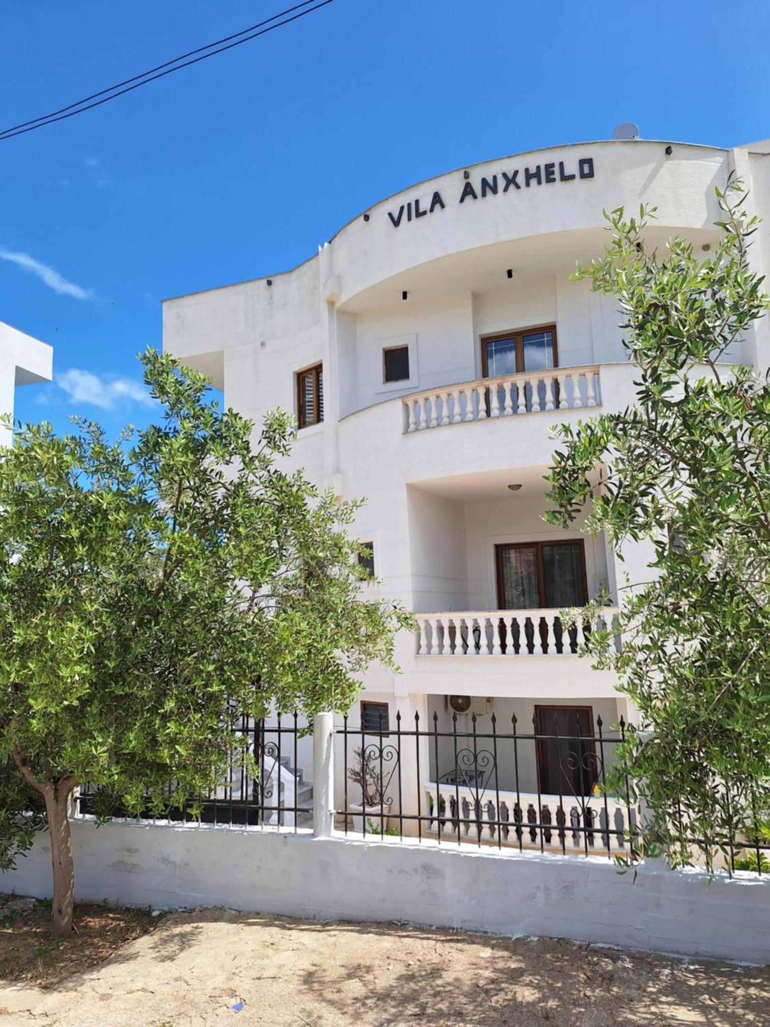 Apartment Anxhelo *