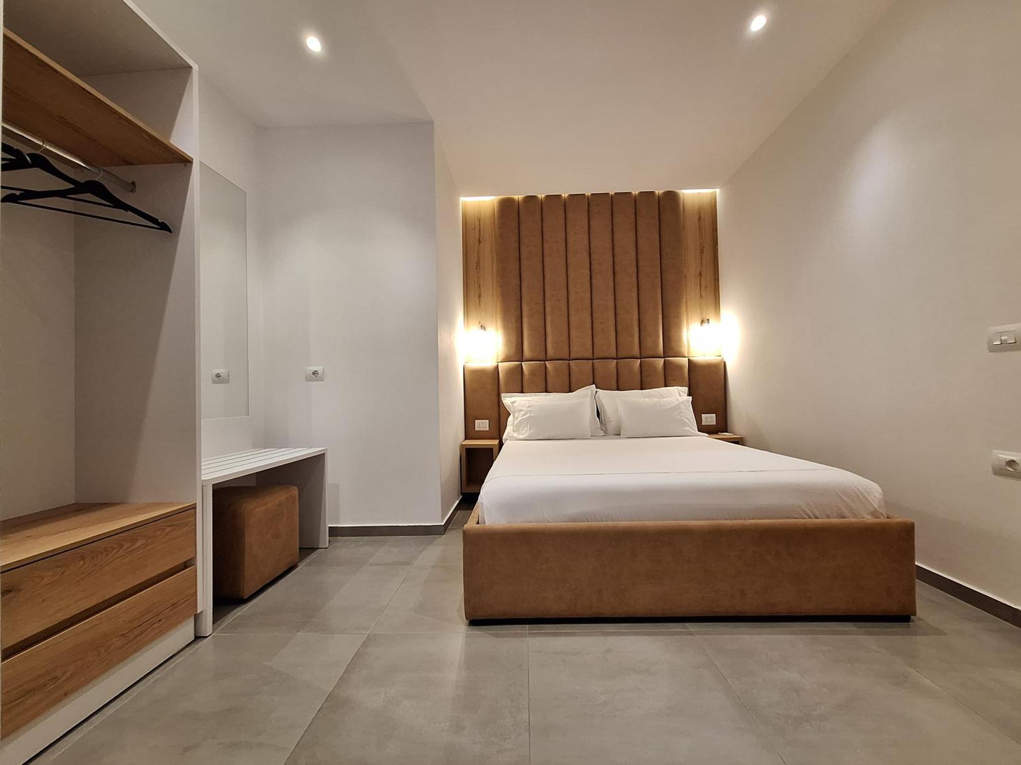 Anxhelo Apartamento *